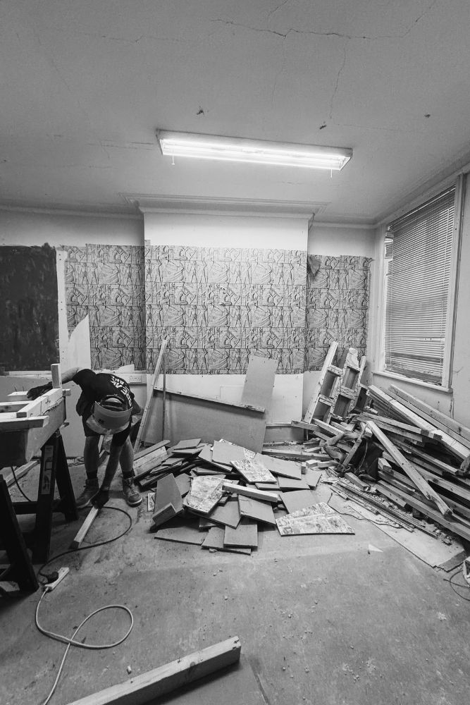 Behind the scenes image numeber 7